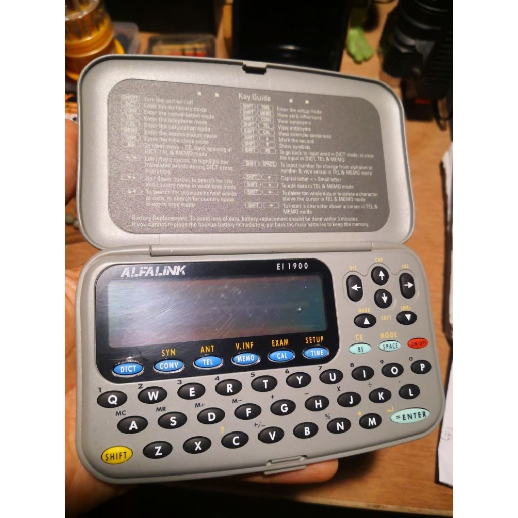 Kamus elektronik Alfalink minus