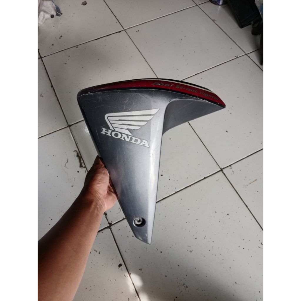 sayap tangki kiri Megapro monoshock bekas ori