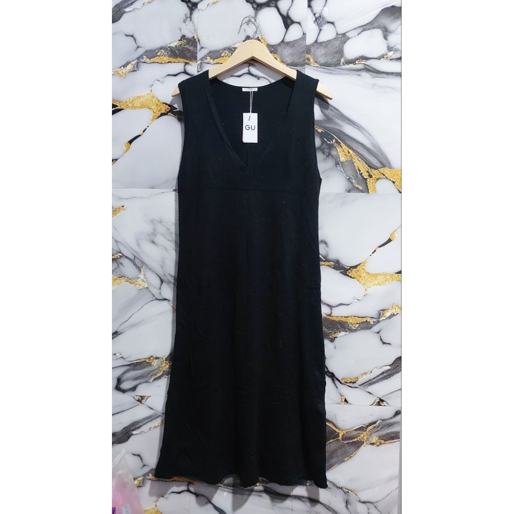 GU UNIQLO DRESS KUTUNG RAJUT HITAM