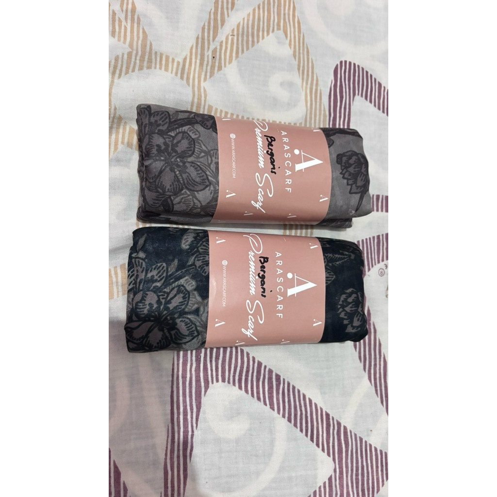 reject arascarf  motif