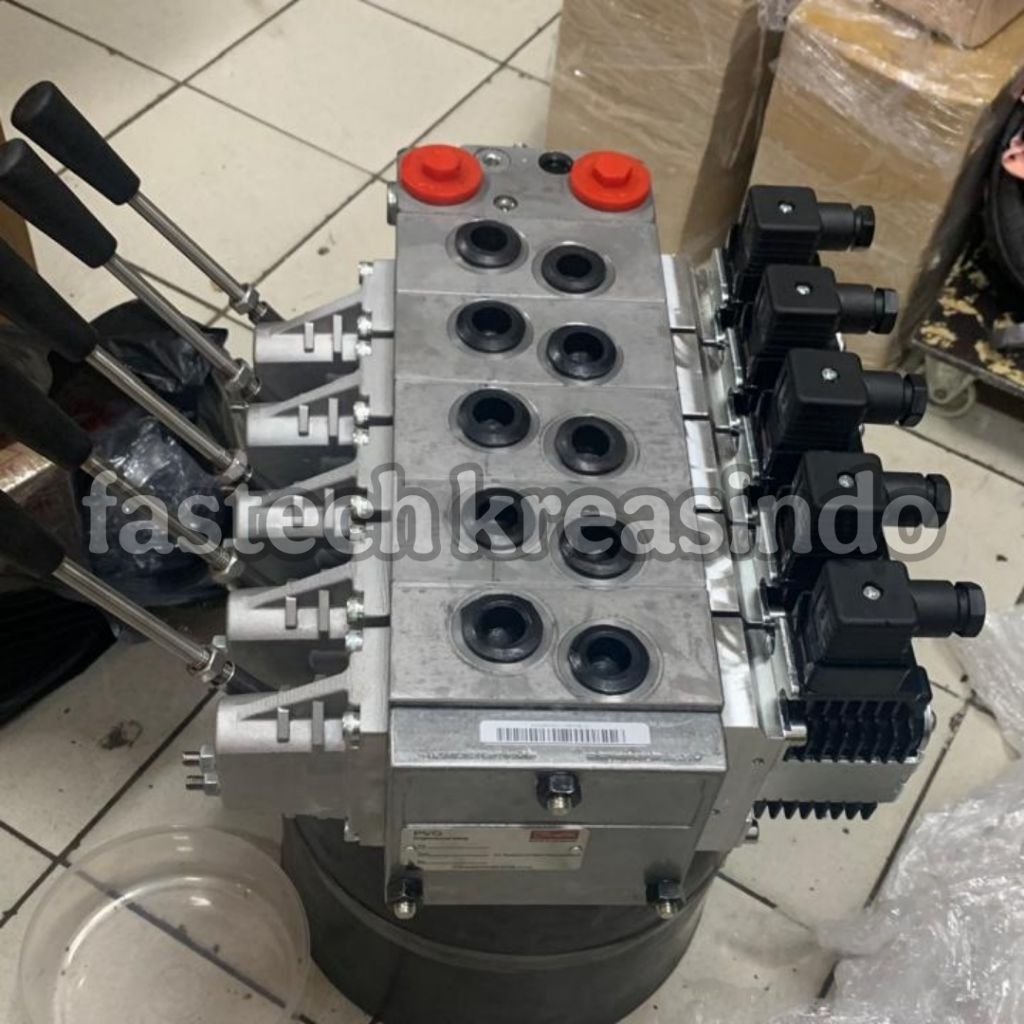 PVG32/5-BANK DANFOSS VALVE DC24 CONTROL VALVE PROPORTIONAL VALVE DANFOSS PVG32 /5 -BANK DC24 ORI 100
