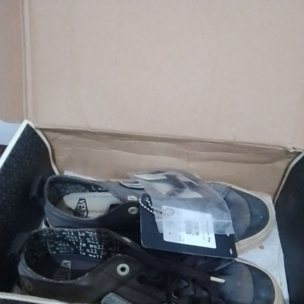 SEPATU VENTELA X EVIL ORI SECOND NO 41