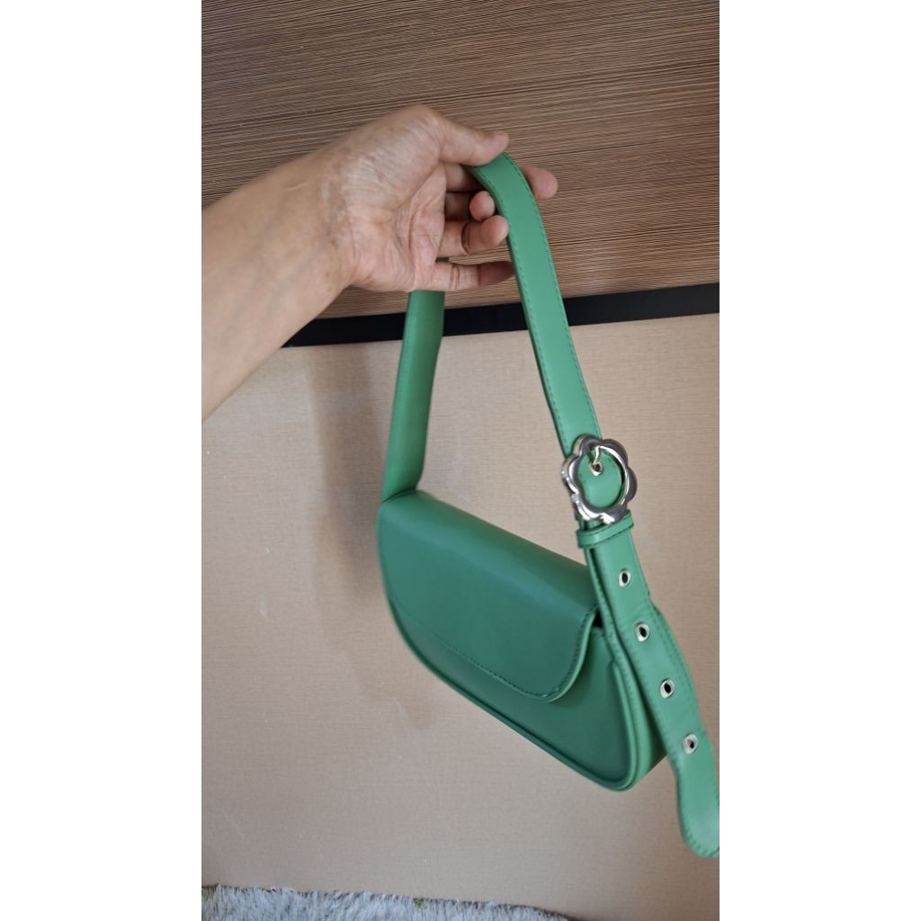 Tas Ketek Hijau Sage Preloved