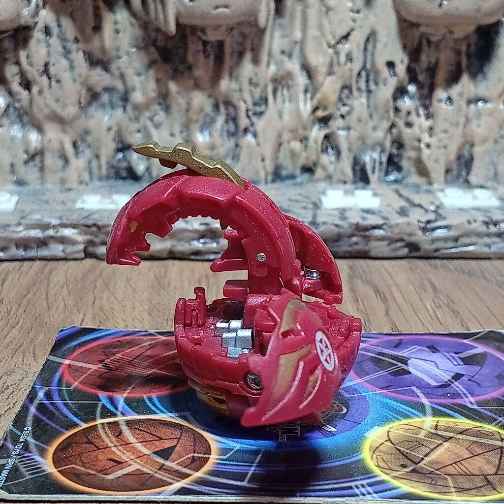 Bakugan Naga Pyrus Battle Brawler
