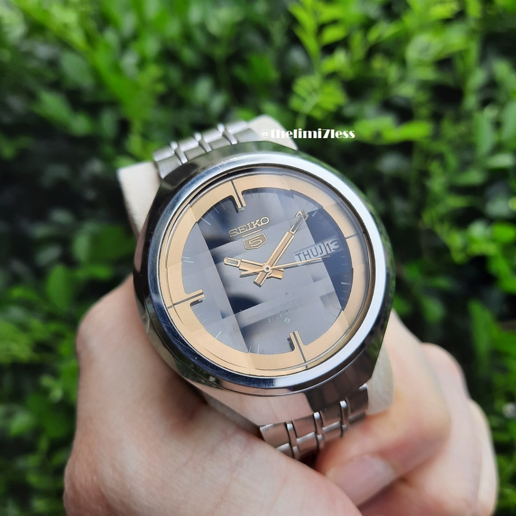 Jam tangan Seiko 5 day date automatic 21 jewels made in japan ref 6319 - 7010
