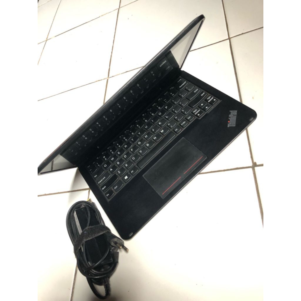 Laptop Lenovo Yoga 11e N3150 layar sentuh bisa di lipat jadi tablet ram 4gb