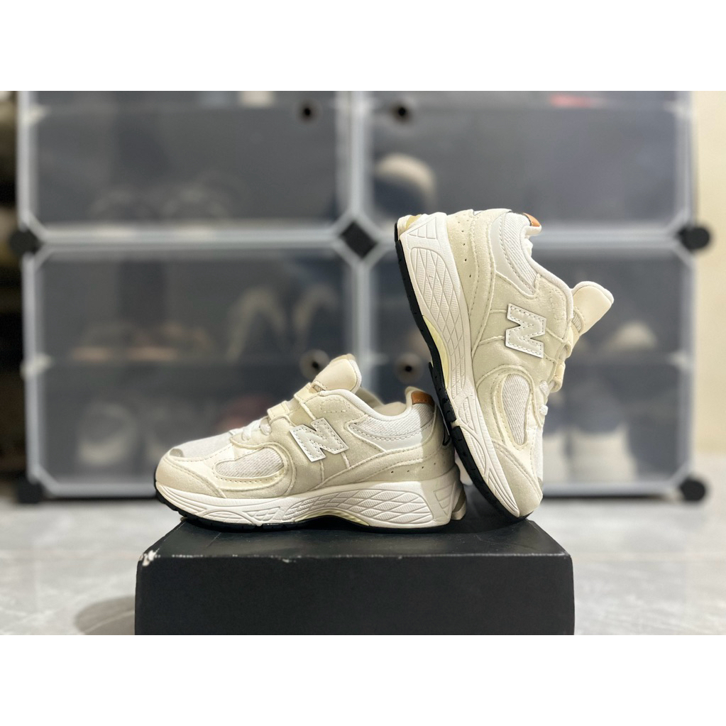 Sepatu Anak Preloved/Second Kids NB 2002R Insole 17 cm