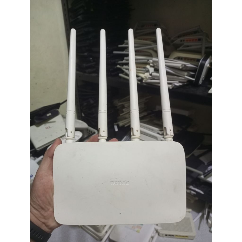 ROUTER TENDA F6 + ADAPTOR