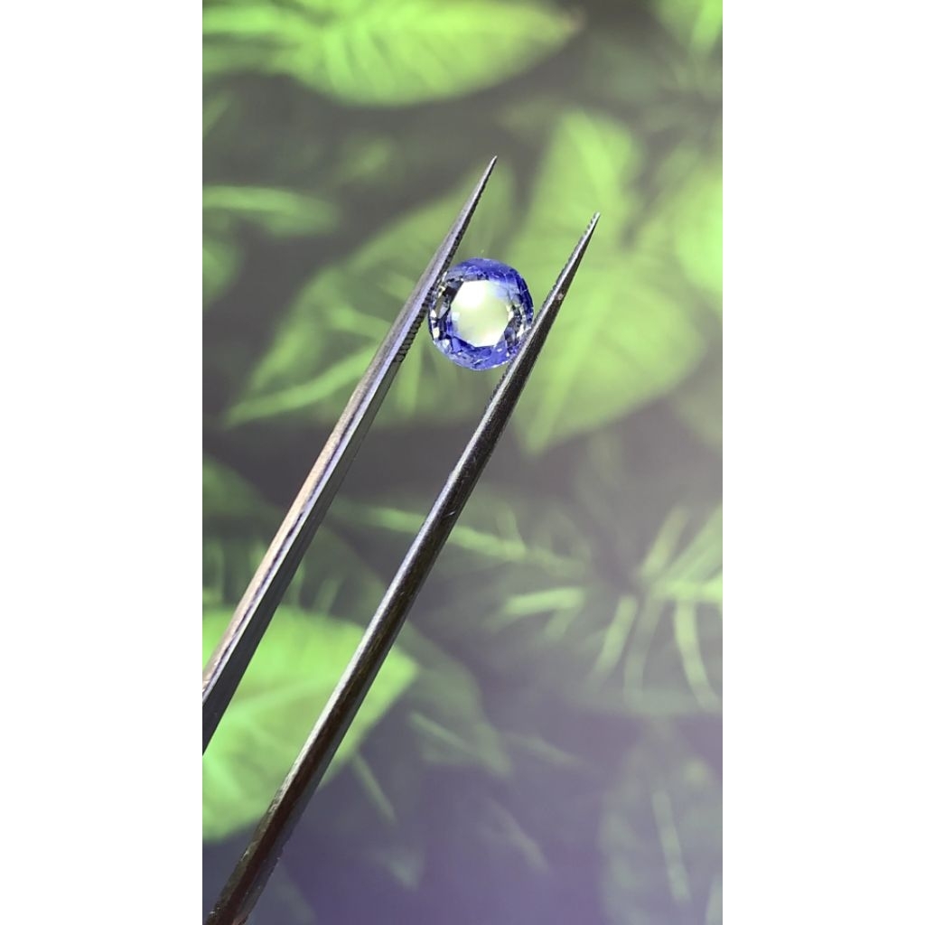 Natural bi colour sapphire 2.07 ct Cgl lab