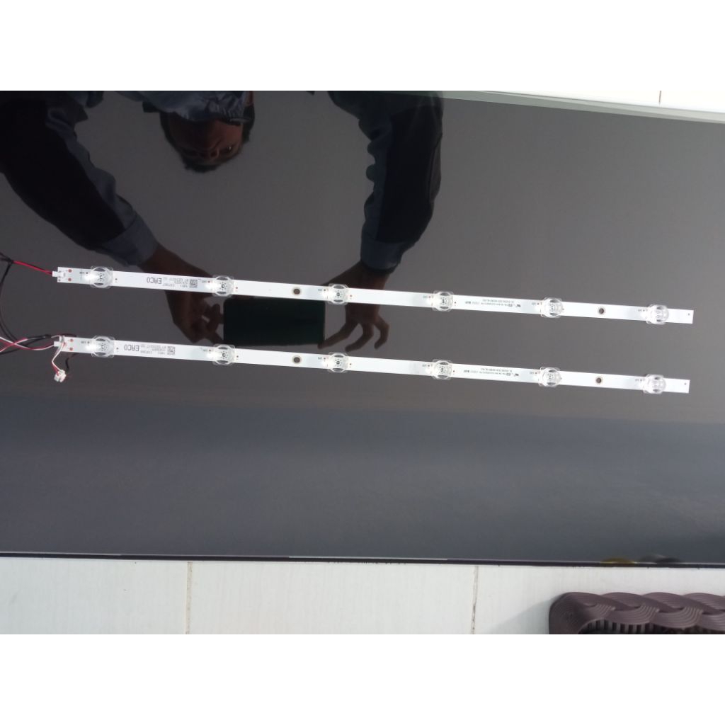 LED back light TV Toshiba 32v35kp 32inch original copotan dari panel rusak