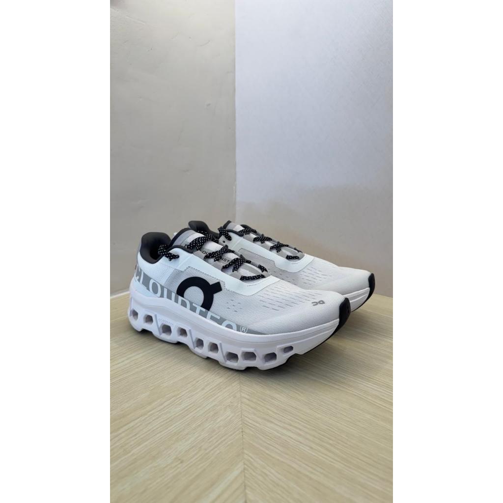 Sepatu On Cloudmonster Running