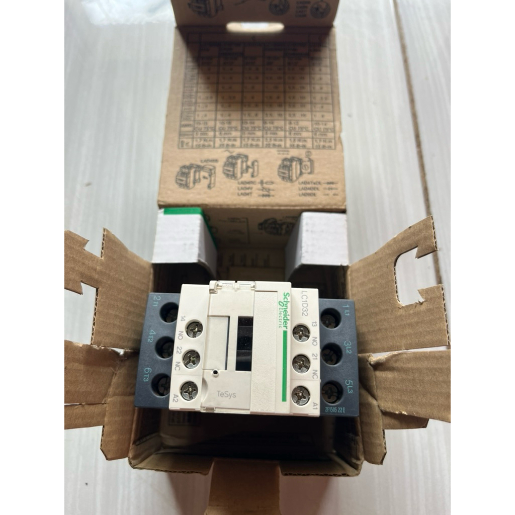 LC1D32B7 Schneider Electric