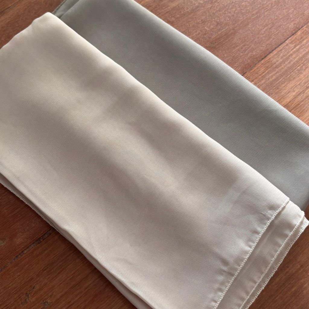 Hijab segi empat polly cotton / bella square wiji hijab ash grey & coksu