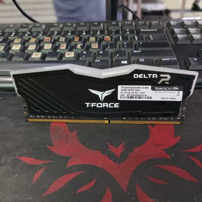 DDR4 T-FORCE DELTA 16GB PC 3600
