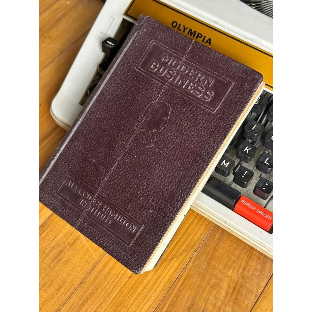 Buku Modern Business - Alexander Hamilton Institute