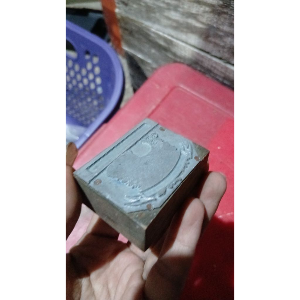 Iklan hiasan dinding stempel kayu 75rb jadul antik kuno lawas vintage display