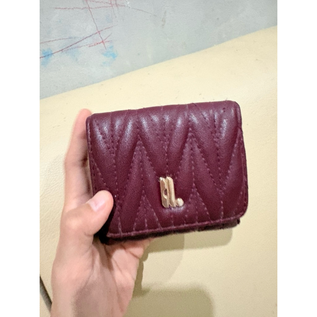 dompet maroon heylocal id