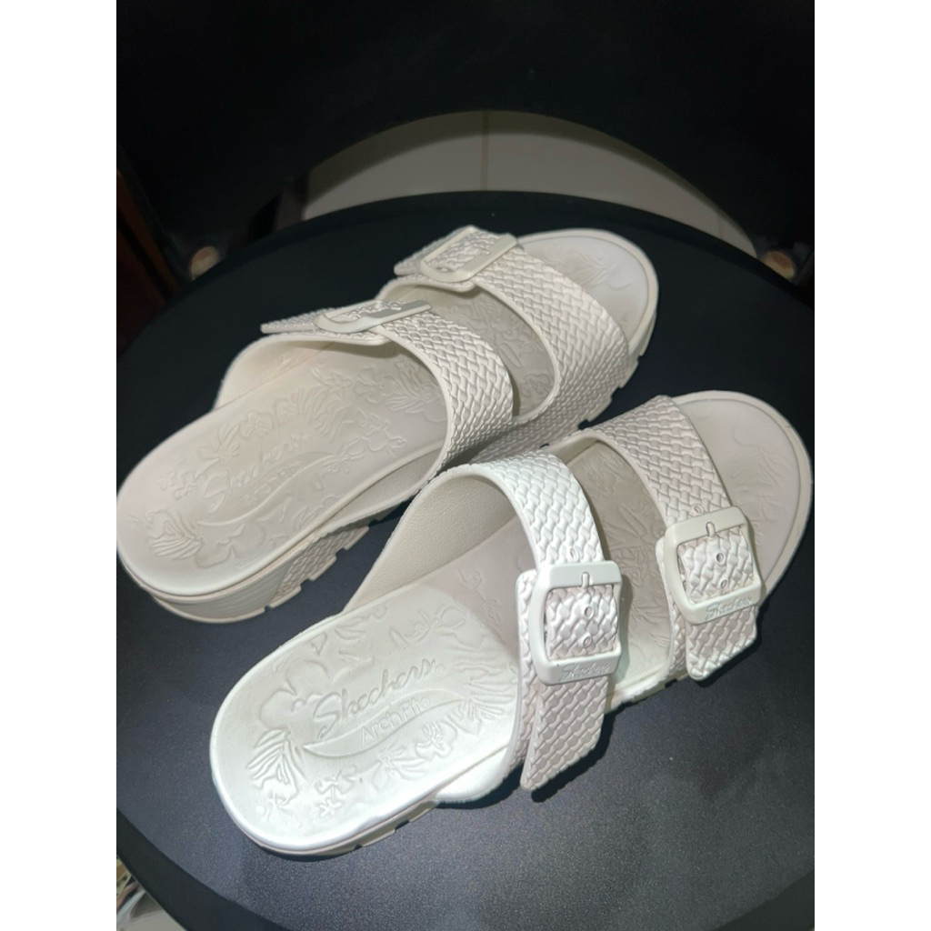 Sendal Skechers Arch Fit Footsteps White Original