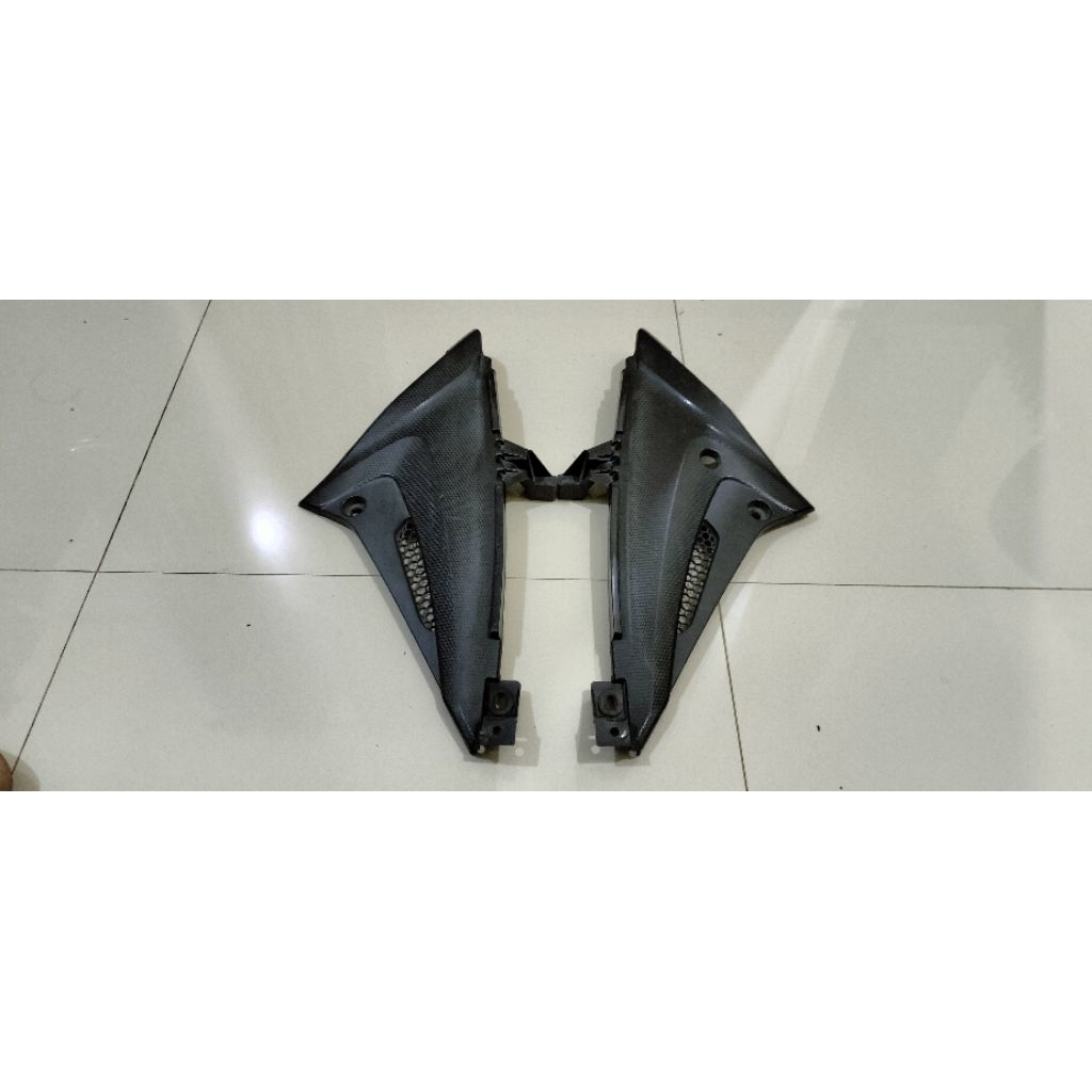 cover bodi sayap tengah Vixion R LED original kanan dan kiri