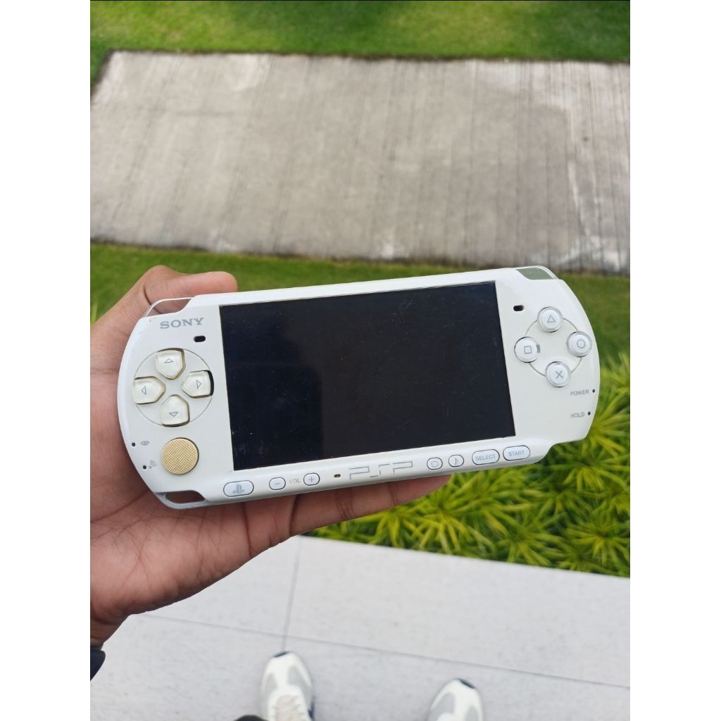 SONY PSP 3000 WHITE (SECOND)