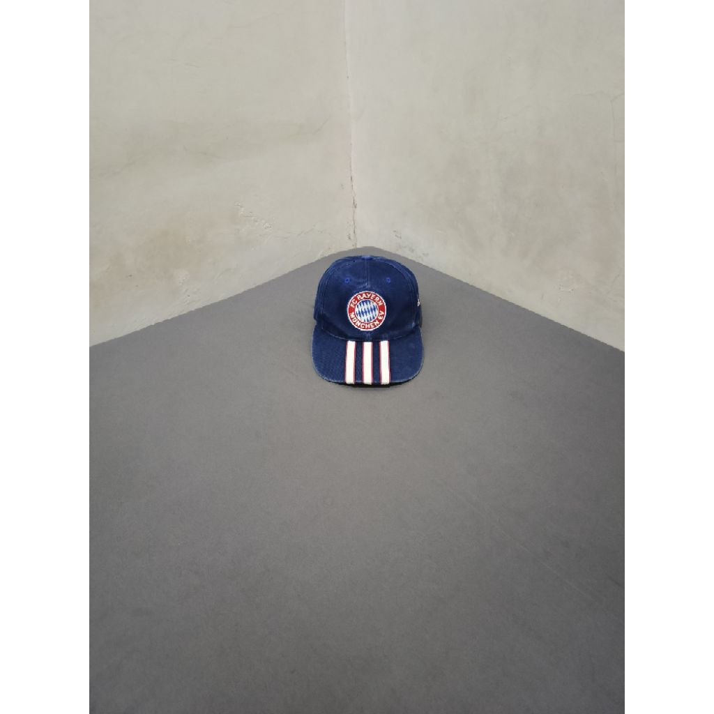 Topi Vintage Adidas x Bayern Munchen
