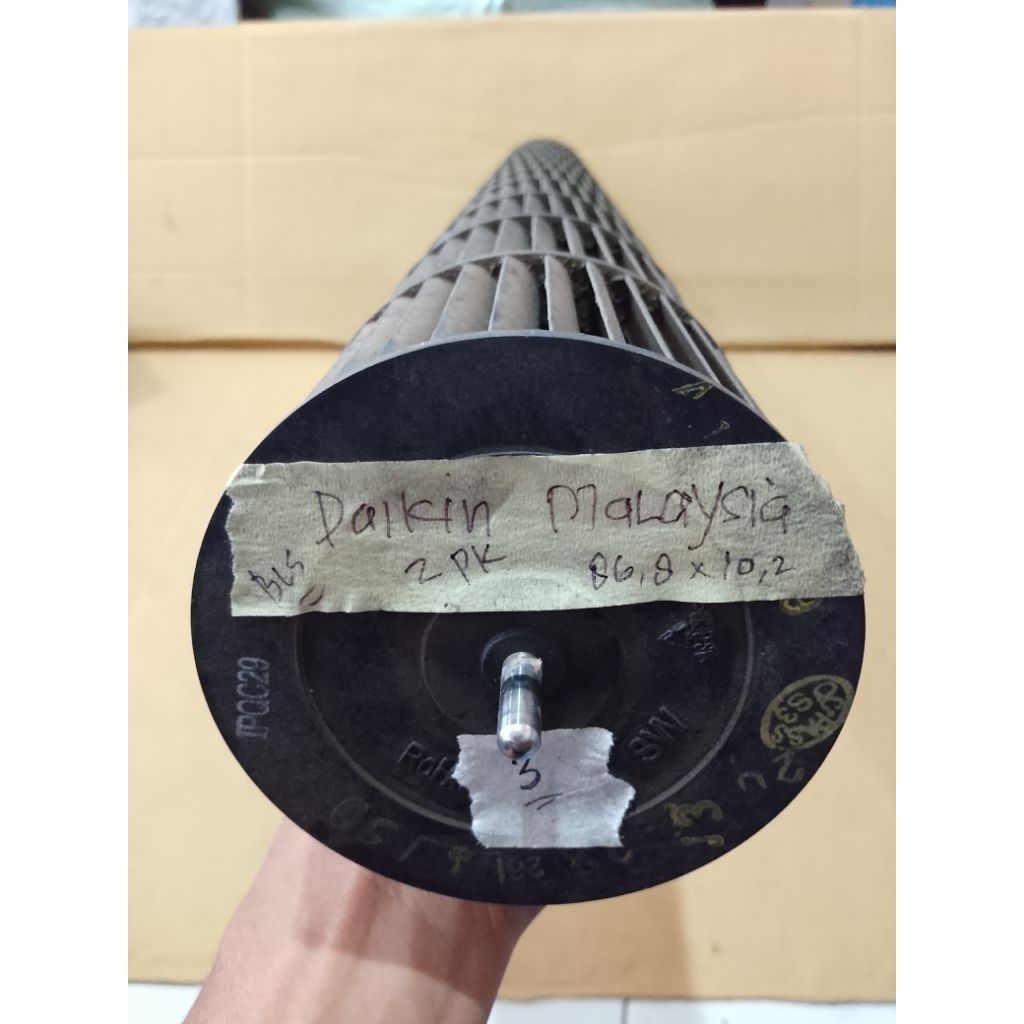 cross fan blower indoor AC Daikin Malaysia 2 PK panjang 86,8cm diameter 10,2cm