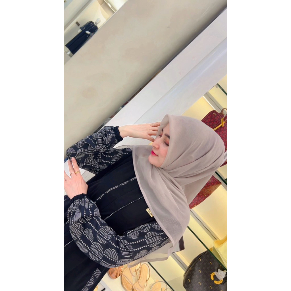 mahira dress