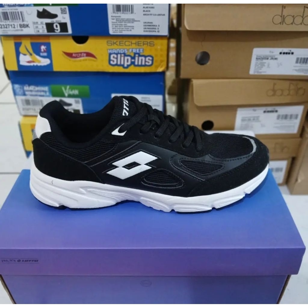 Lotto Egra Sepatu Running Pria - Navy, Hitam