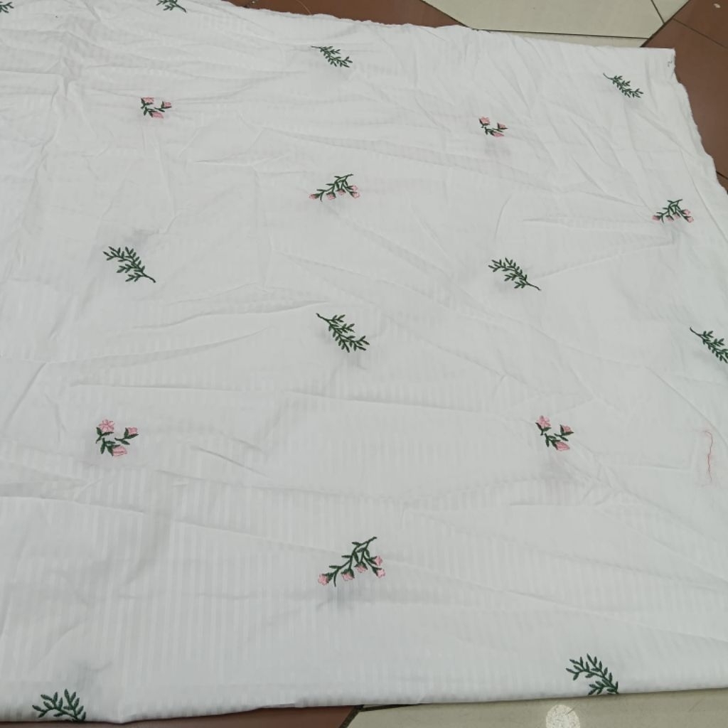 KAIN KATUN DOBY SALUR BORDIR WARNA DASAR PUTIH