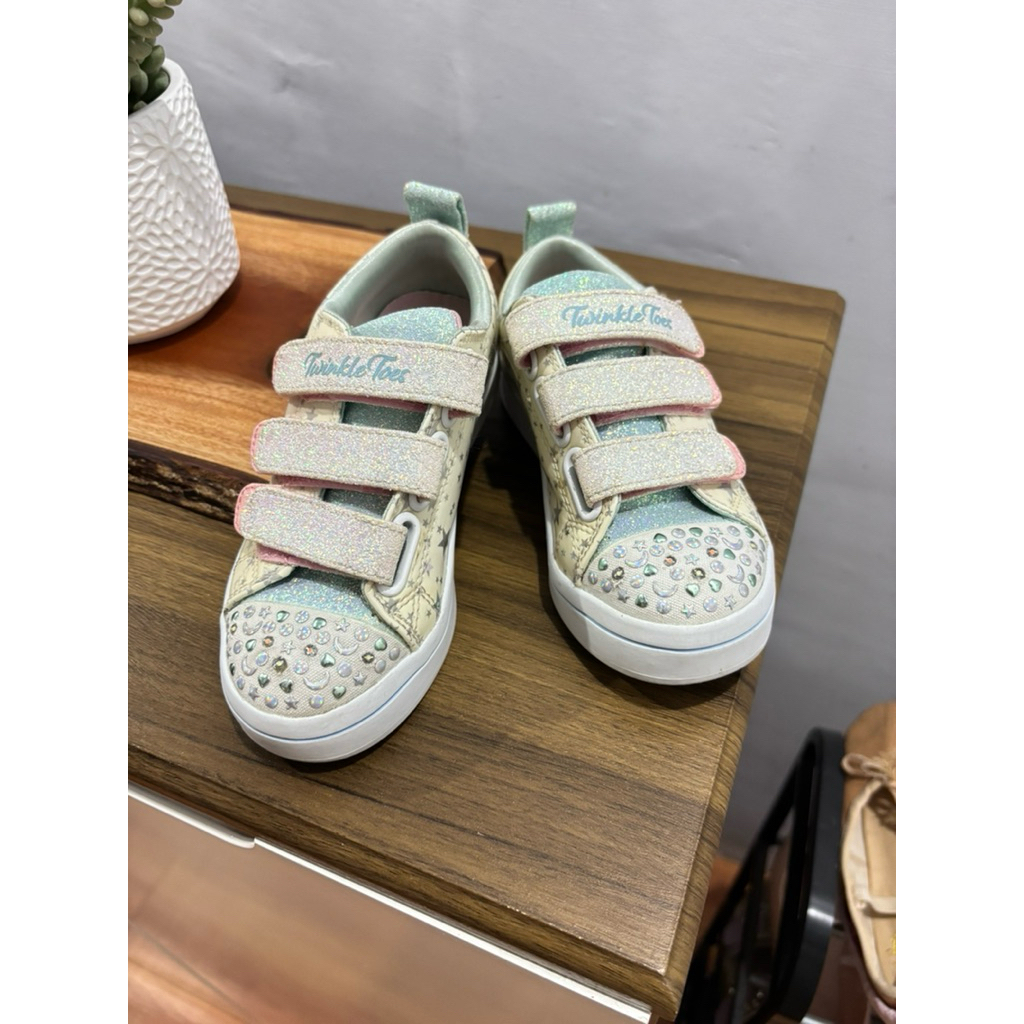 Sepatu anak Twinkle Toes- Preloved