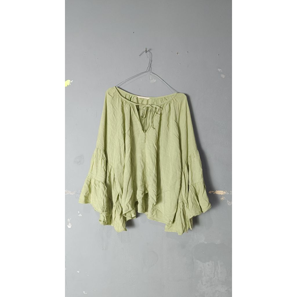 preloved atasan kelelawar