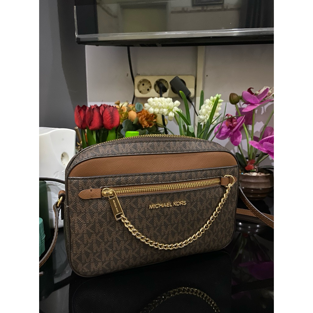 Preloved MK Jet Set Large ew zip chain xbody signature Brown