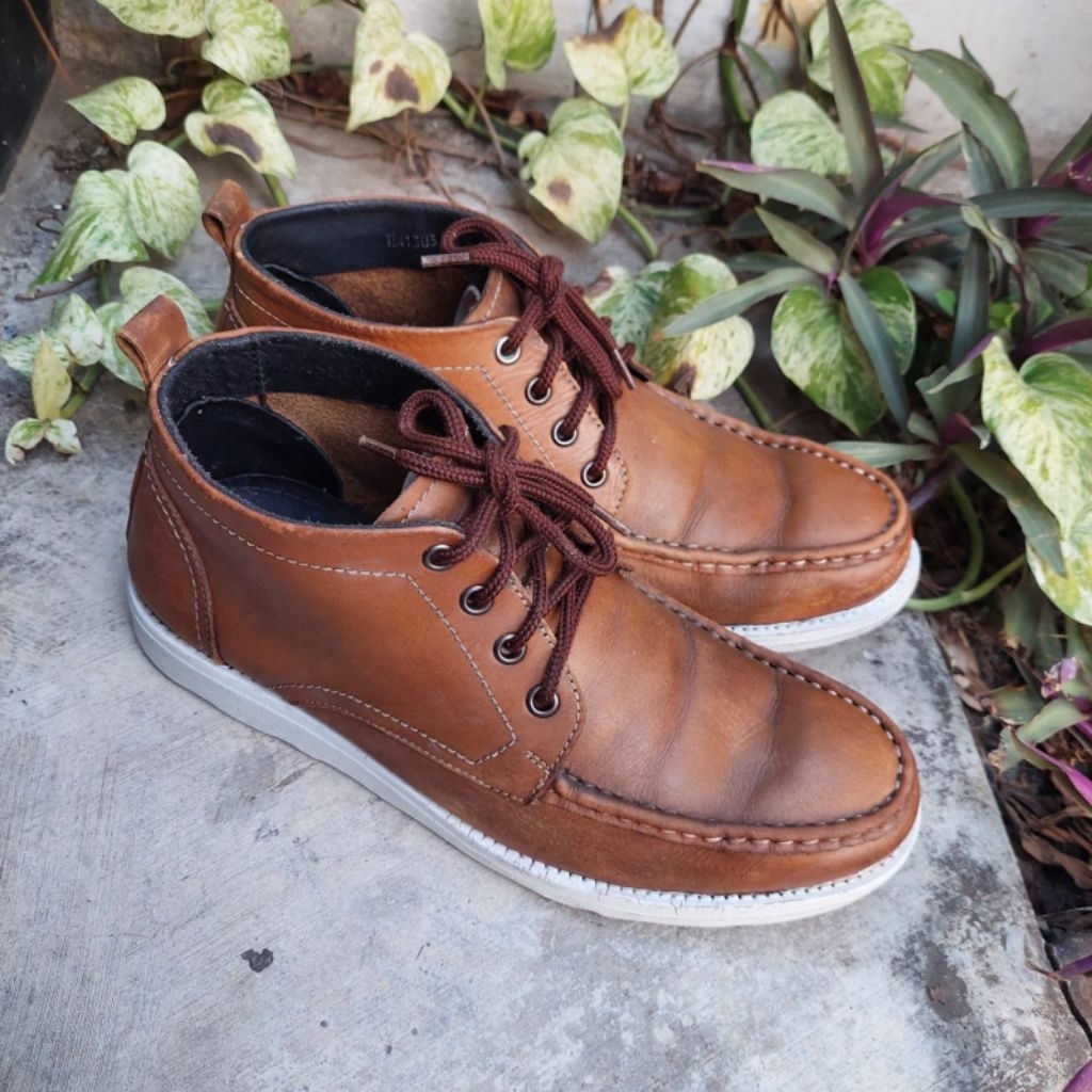 sepatu sneakers second bafillo size 40(25cm)