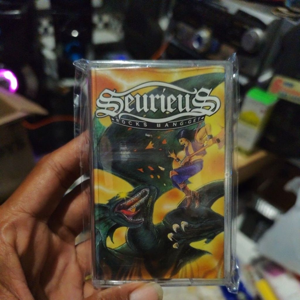 Kaset Seurieus Rocks banget mulus