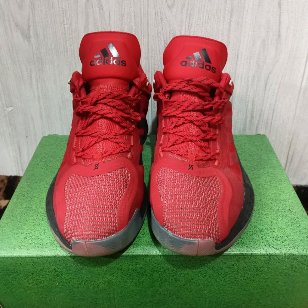 PRELOVED SEPATU BASKET D ROSE 11 SECOND