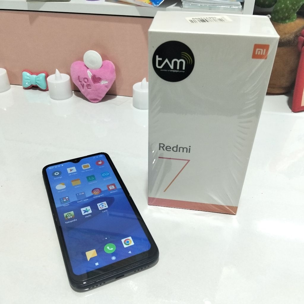 Redmi 7 xiaomi 3/32 hp handphone smartphone bekas seken second minus lcd kurang jernih full set dus 