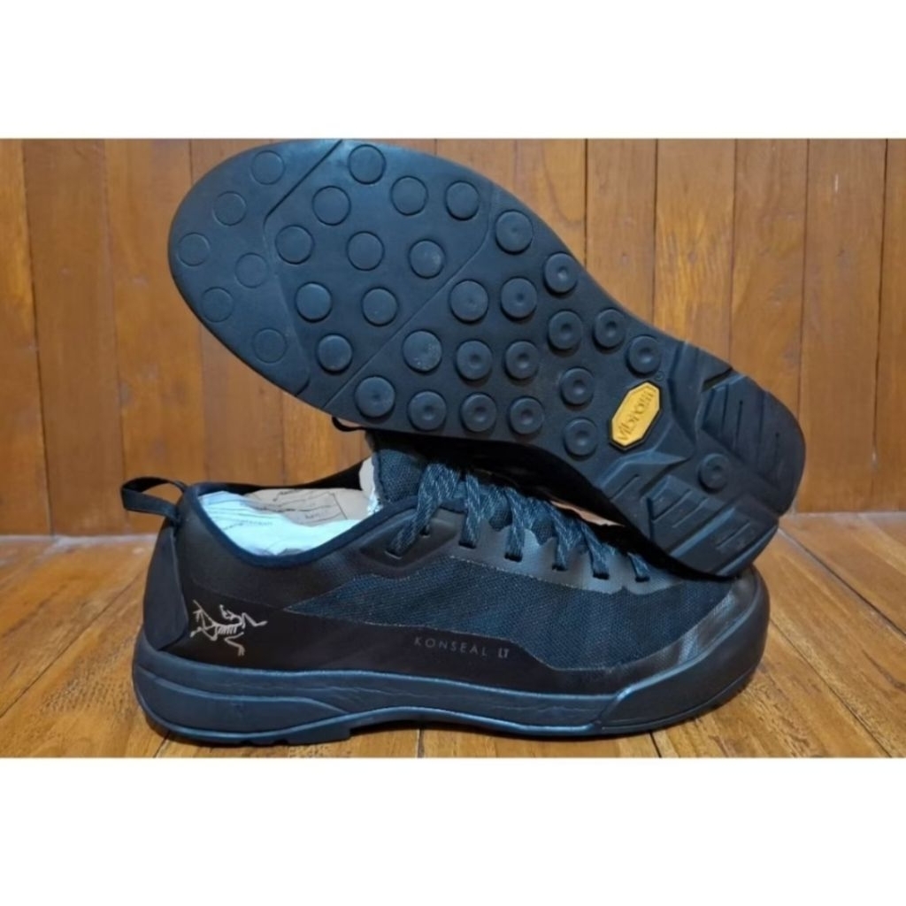 Sepatu Arcteryx vibram size 40