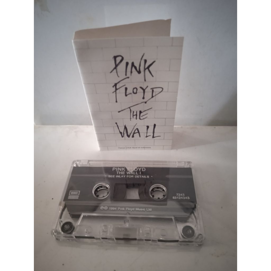 kaset pita pink Floyd the wall 1
