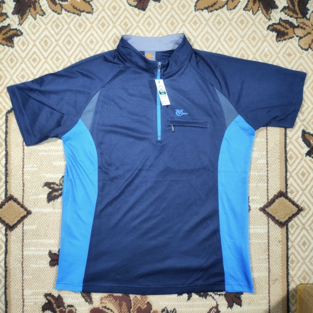 BASELAYER OUTDOOR SECOND LENGAN PENDEK KAOS LARI CERRUVEC SIZE M