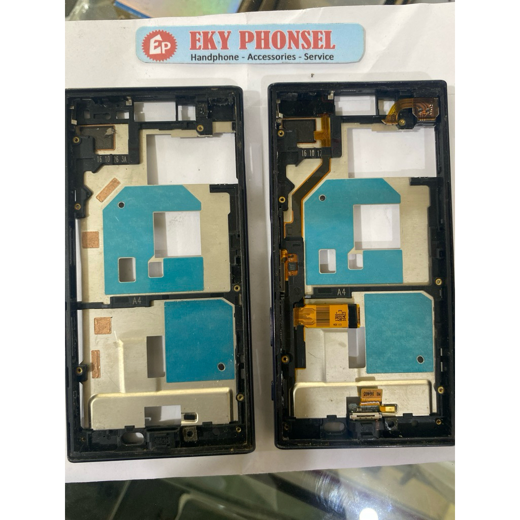 Housing Tulang Tengah Sony X Compact F5321 - SO-02J