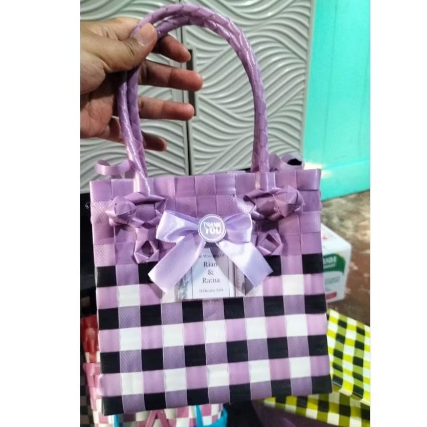 Tas Anyaman Tas Souvenir Hajatan Tas Anyaman Plastik Tas Hajatan Ukuran 17x11x17 cm