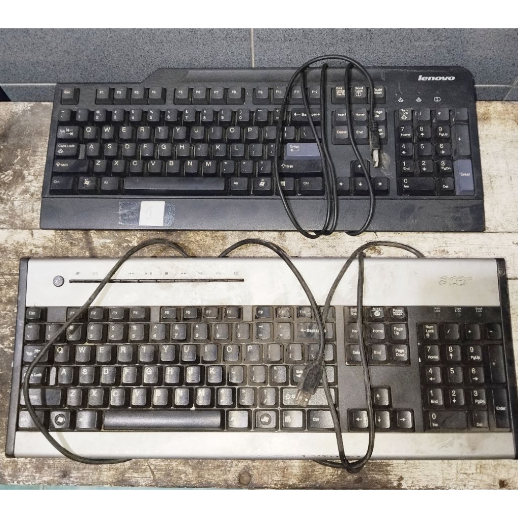 lot 2pcs keyboard komputer jadul. gambling , merek: acer&lenovo