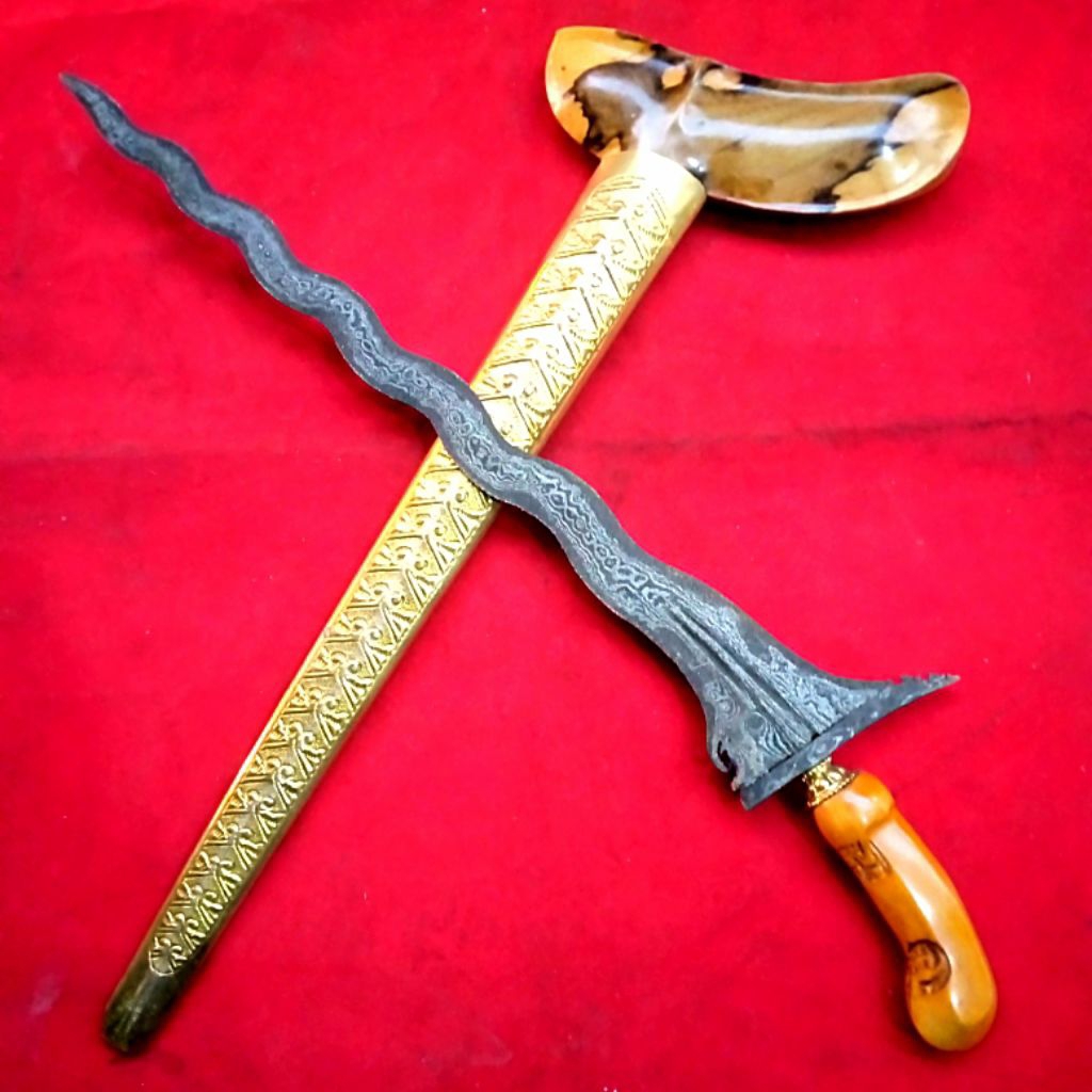 Koleksi Dapur Sengkelat Luk 13 Pamor Wos Wutah Tangguh Mataram Sepuh