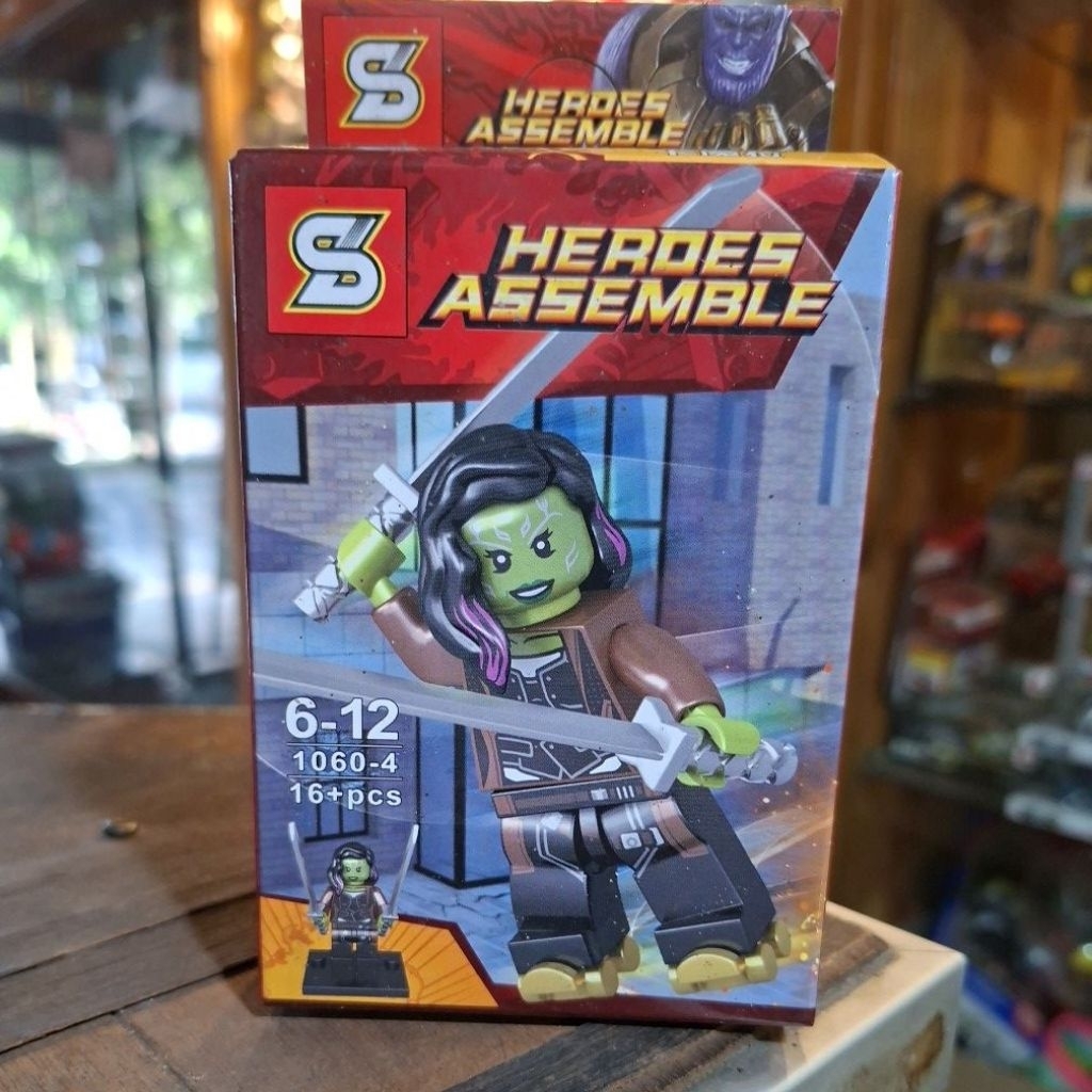 Heroes assemble Mainan mini figure