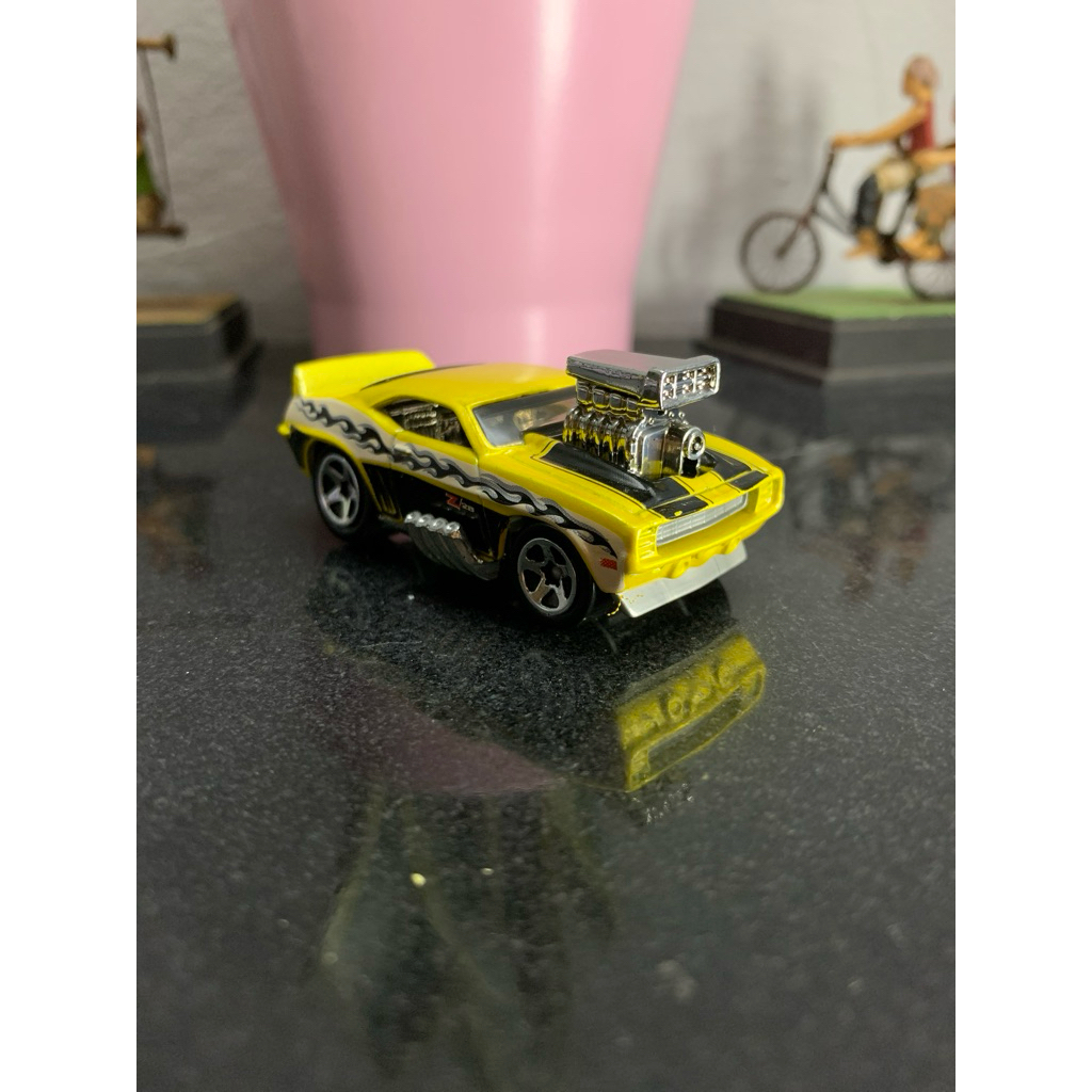 HOTWHEELS 69 CAMARO Z28
