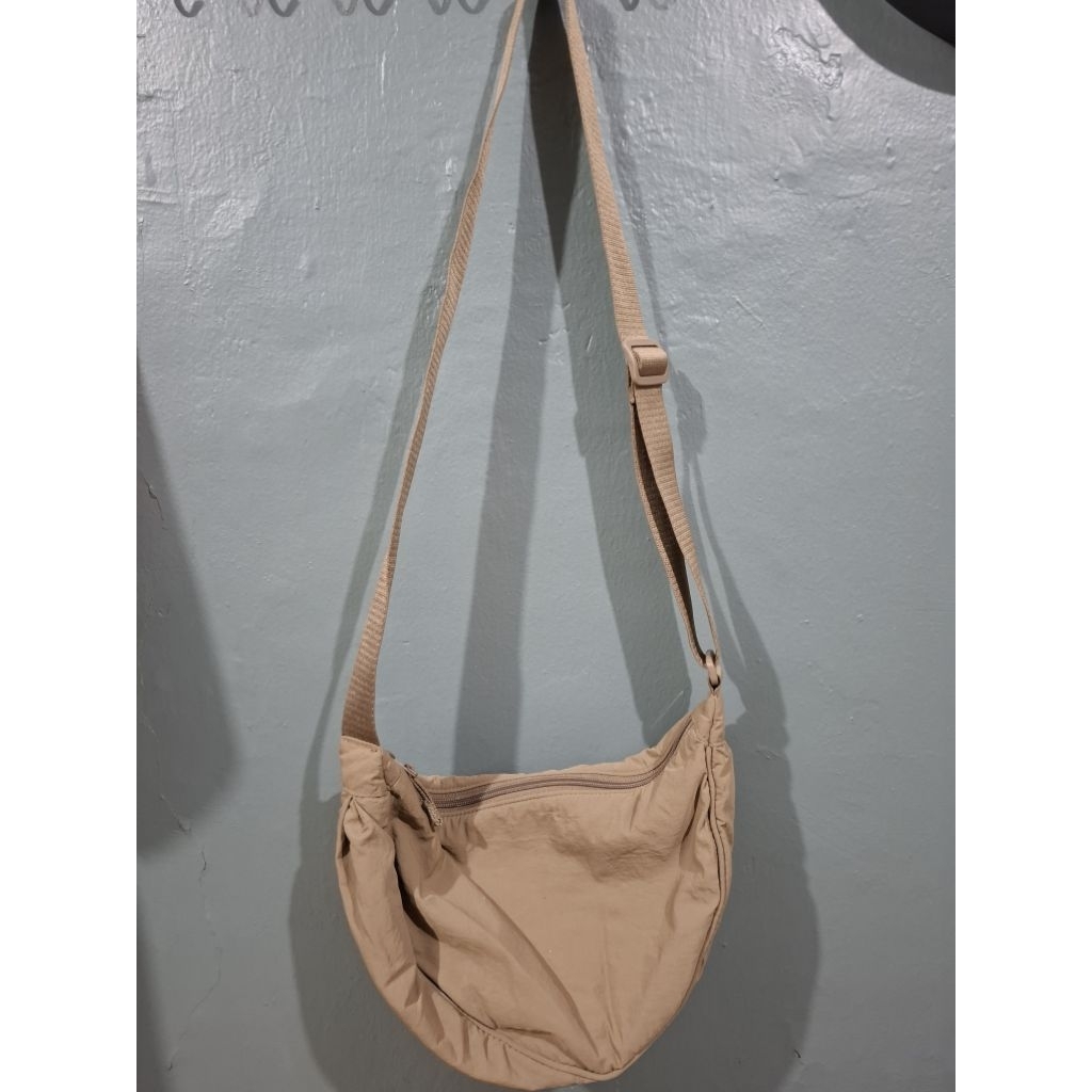 TAS UNIQLO PARASUT (PRELOVED)