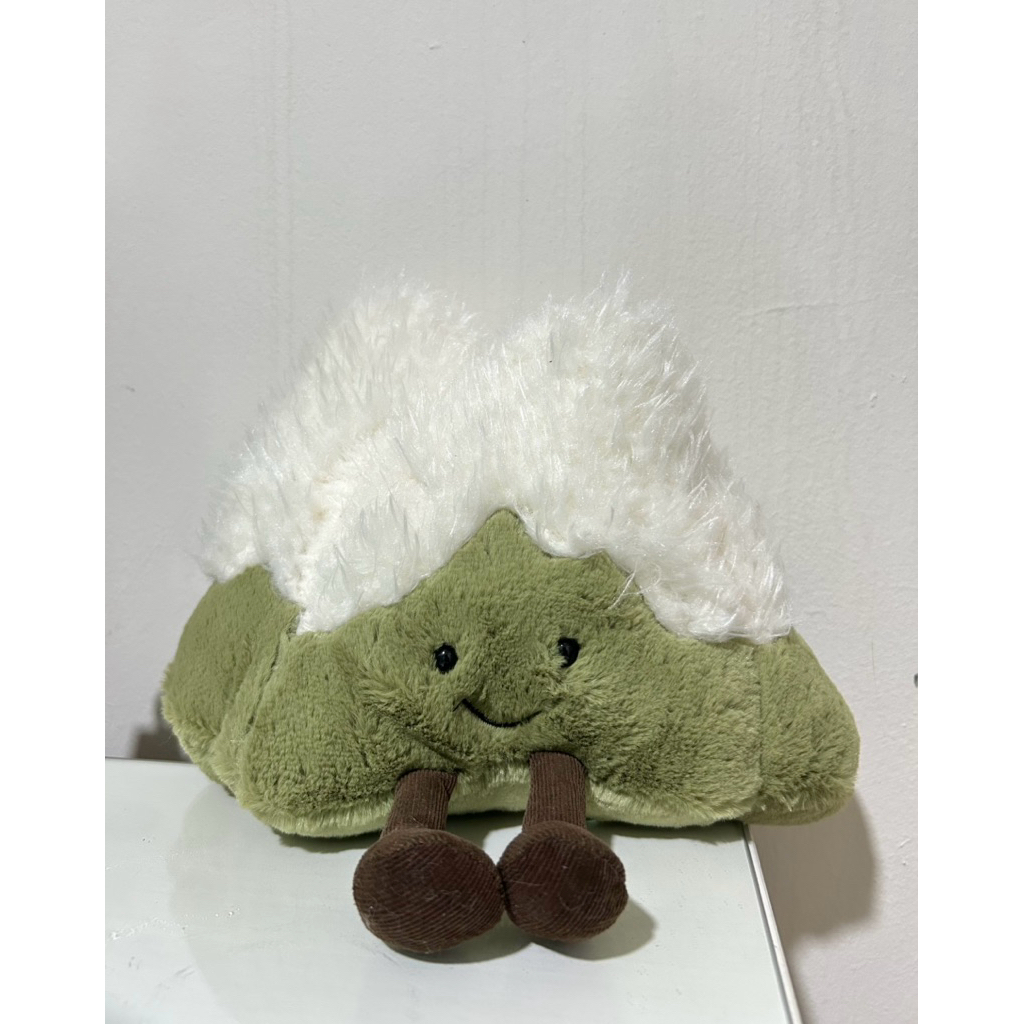 jellycat mountain original Nwot