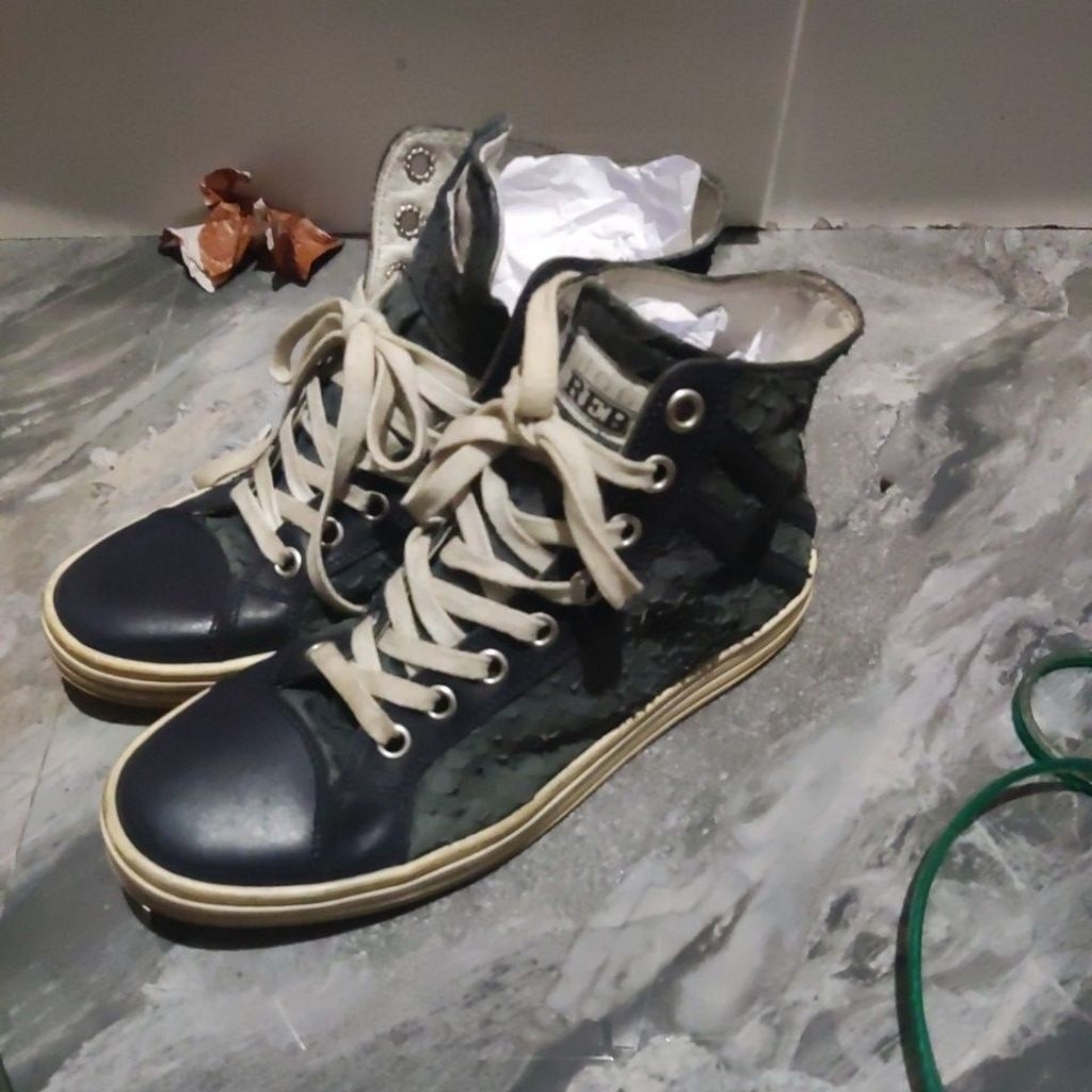 sepatu Hogan bekas pakai zise 41 insole 26