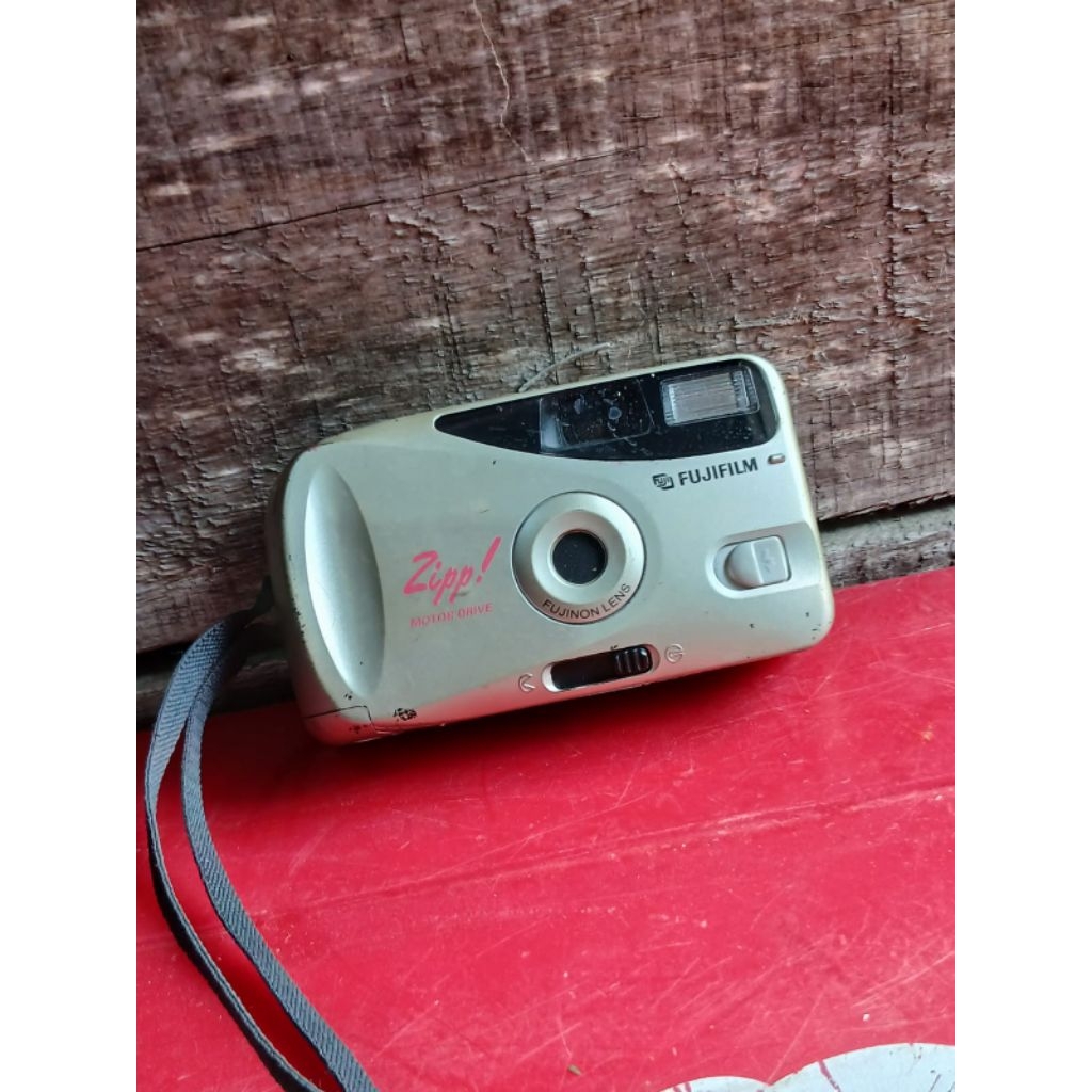 kamera analog 35rb jadul antik kuno lawas vintage kuno display anggap mati