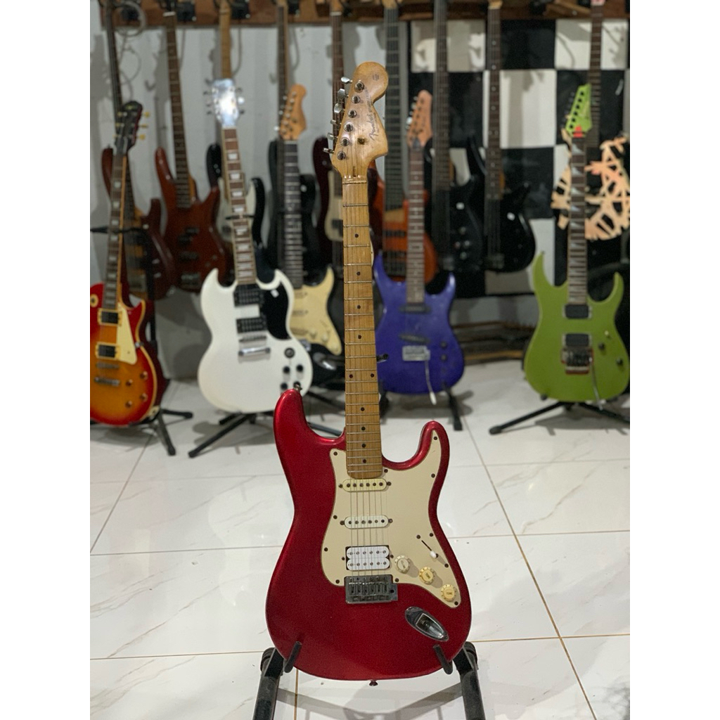 gitar elektrik stratocaster fender kw
